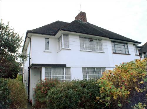 03 Howard Walk